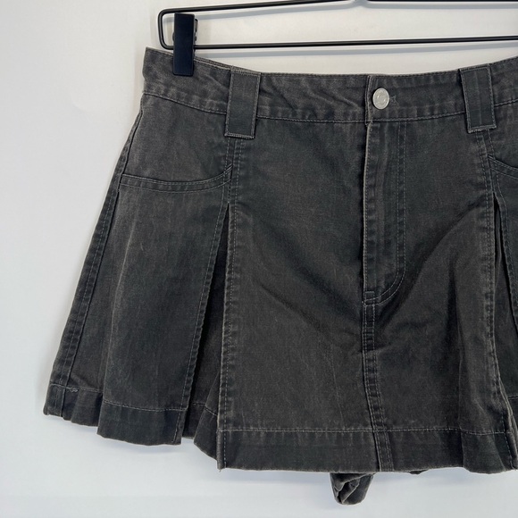 Zara Black Mini Skirt - Picture 2 of 8